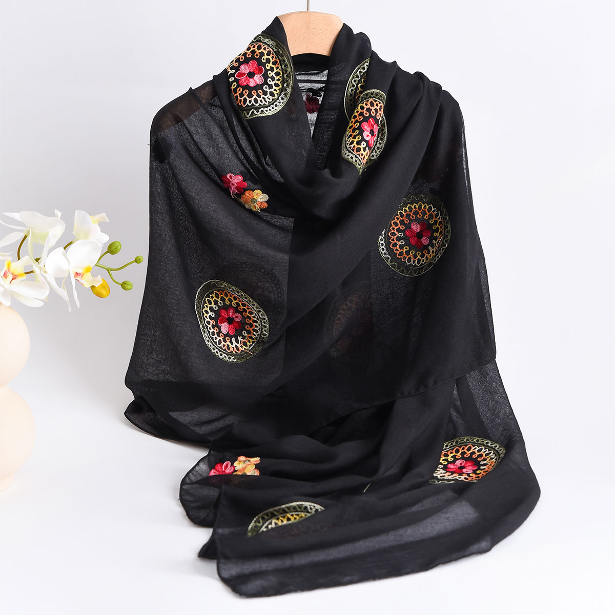 New Ethnic Fashion - Sciarpa ricamata in cotone e lino